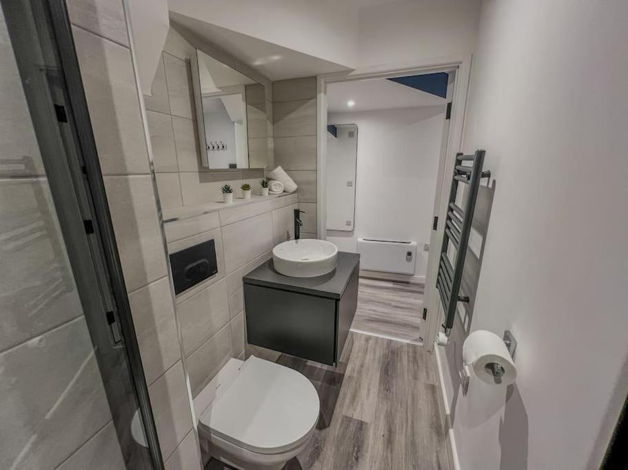 Orange Rentals-High Spec, Midnight Suite, Sleeps 4-Pets Welcome! Liverpool Ngoại thất bức ảnh