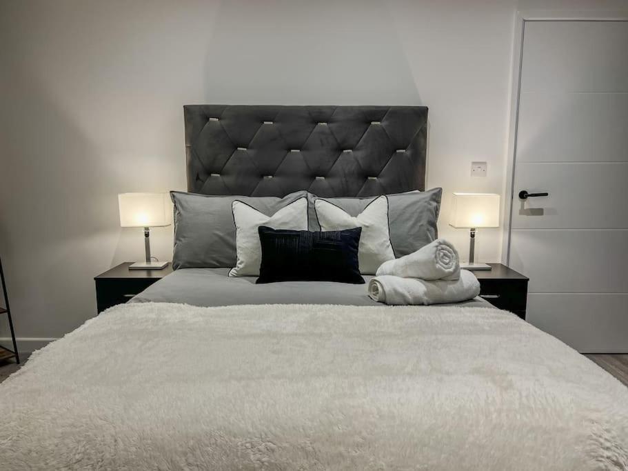 Orange Rentals-High Spec, Midnight Suite, Sleeps 4-Pets Welcome! Liverpool Ngoại thất bức ảnh