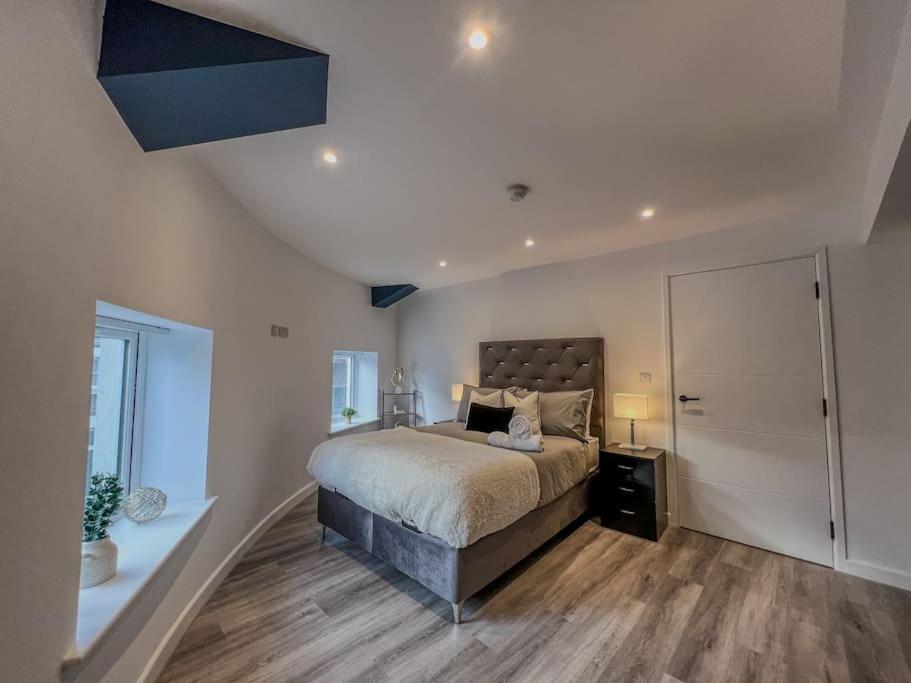 Orange Rentals-High Spec, Midnight Suite, Sleeps 4-Pets Welcome! Liverpool Ngoại thất bức ảnh