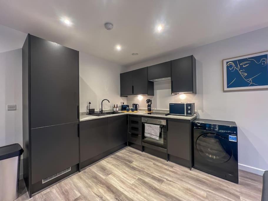 Orange Rentals-High Spec, Midnight Suite, Sleeps 4-Pets Welcome! Liverpool Ngoại thất bức ảnh