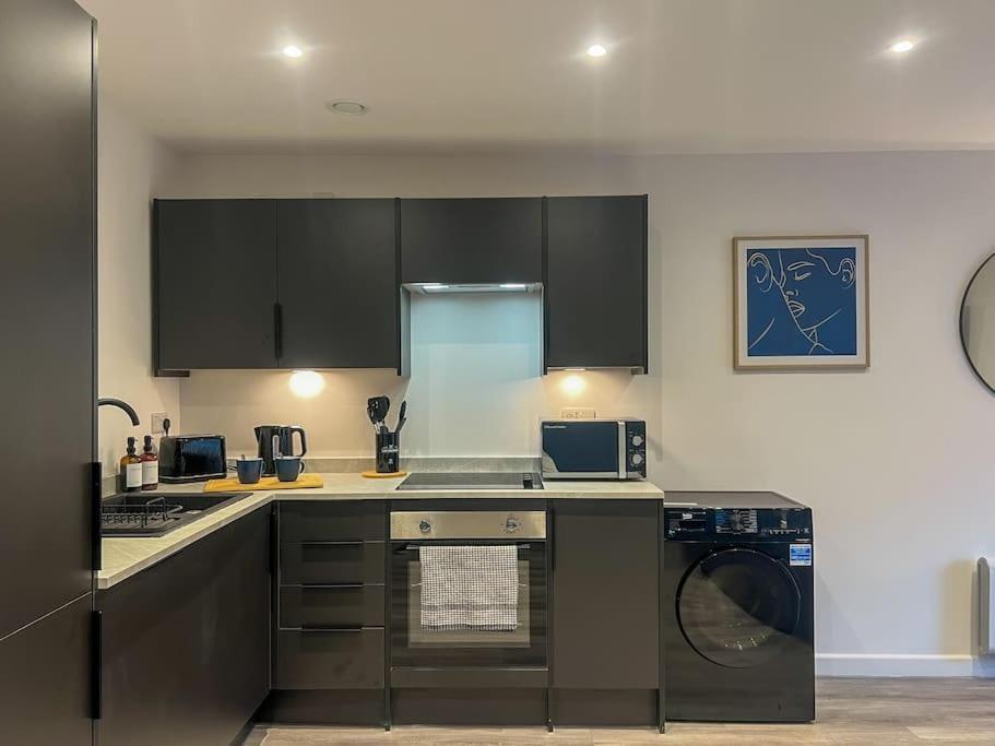 Orange Rentals-High Spec, Midnight Suite, Sleeps 4-Pets Welcome! Liverpool Ngoại thất bức ảnh