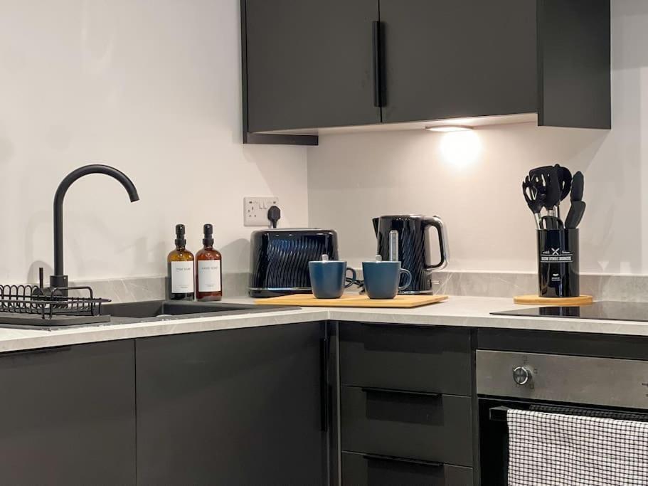 Orange Rentals-High Spec, Midnight Suite, Sleeps 4-Pets Welcome! Liverpool Ngoại thất bức ảnh
